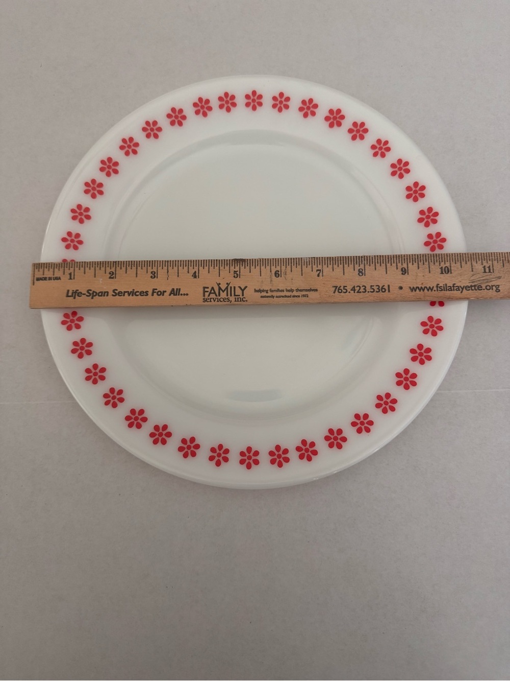 Vintage Pyrex Plate Friendship Penn Dutch Pattern White Red 795-13 10.5” - Picture 4 of 4